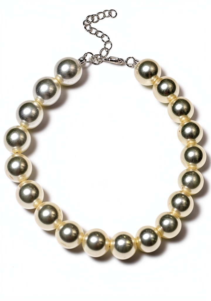 Installing RayMinsino Pearl Dog Collar Adjustable White Pet Necklace on a wooden desk